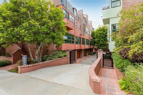 Photo of 2323 S Beverly Glen Blvd, Los Angeles, CA 90064 (MLS # PW25239954)
