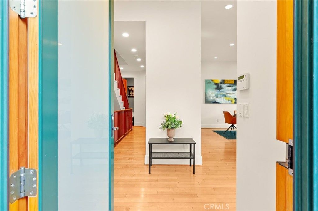 Photo of 2323 S Beverly Glen Blvd, Los Angeles, CA 90064 (MLS # PW25239954)