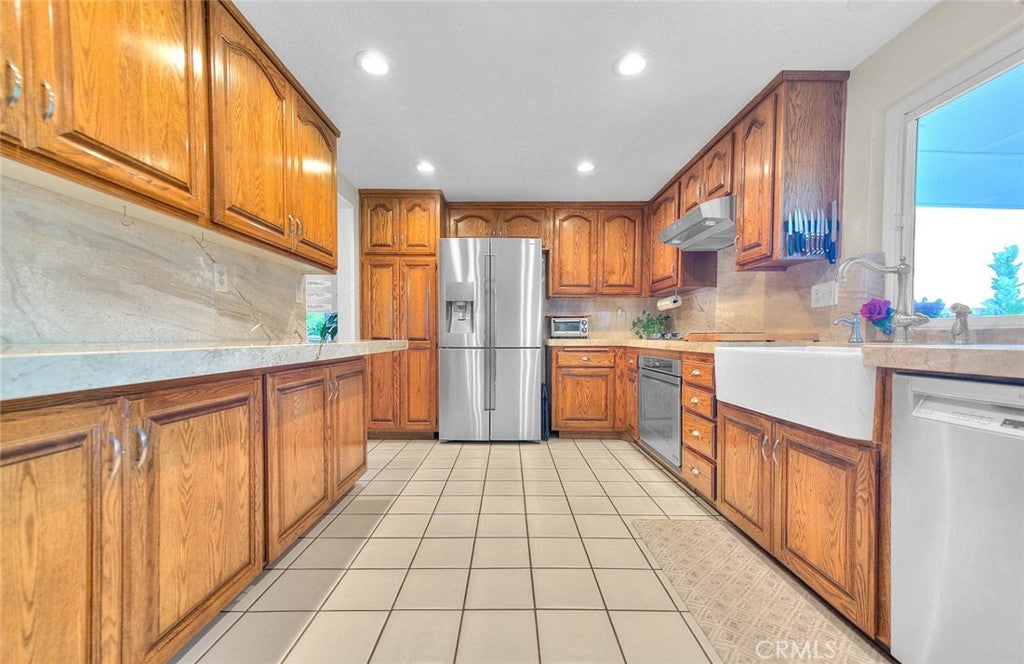 1715 Oxbow Court