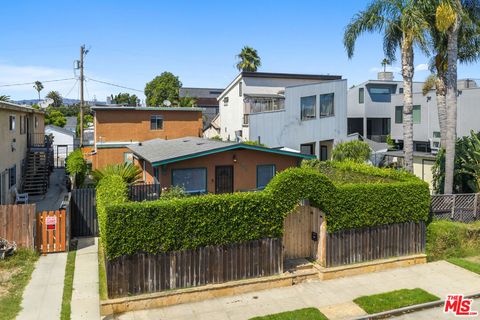 Photo of 659 Vernon Avenue, Venice, CA 90291 (MLS # 25592813) Photo of 659 Vernon Avenue, Venice, CA 90291 (MLS # 25592813)