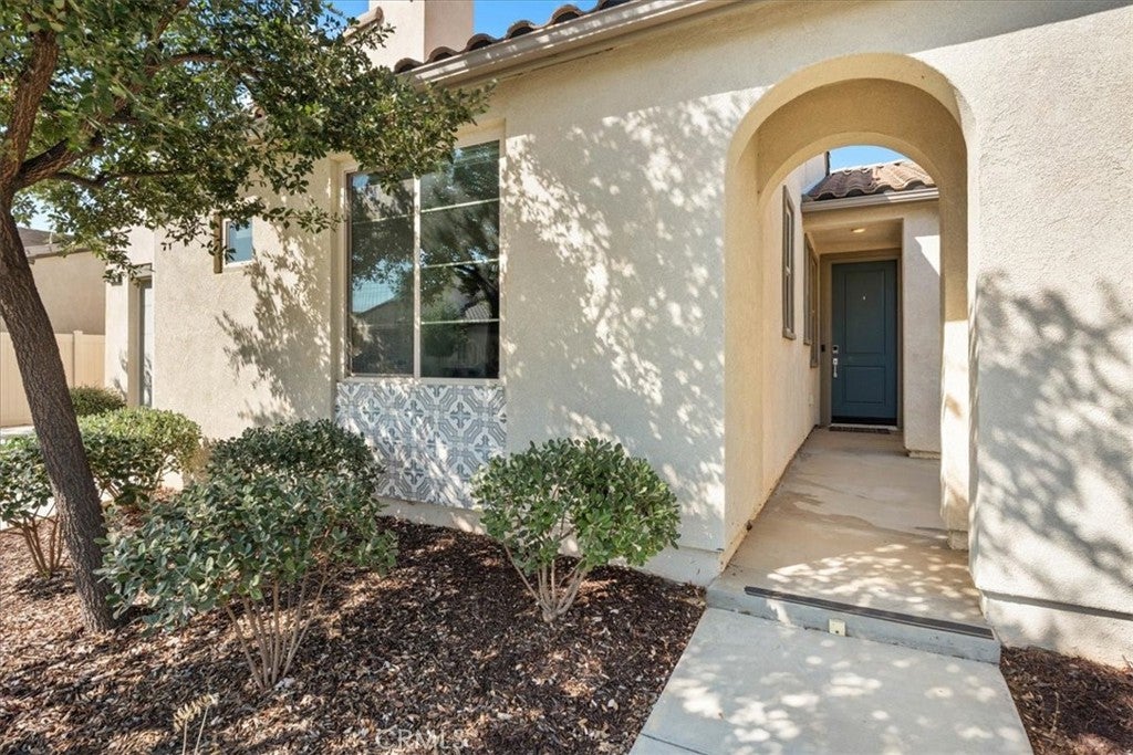 1556 Village Green