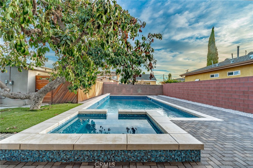 Properties 4 11432 Elizabeth