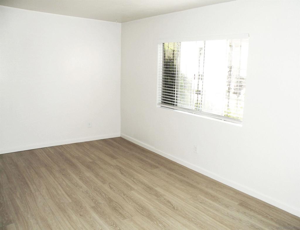 550 Park Way 04
