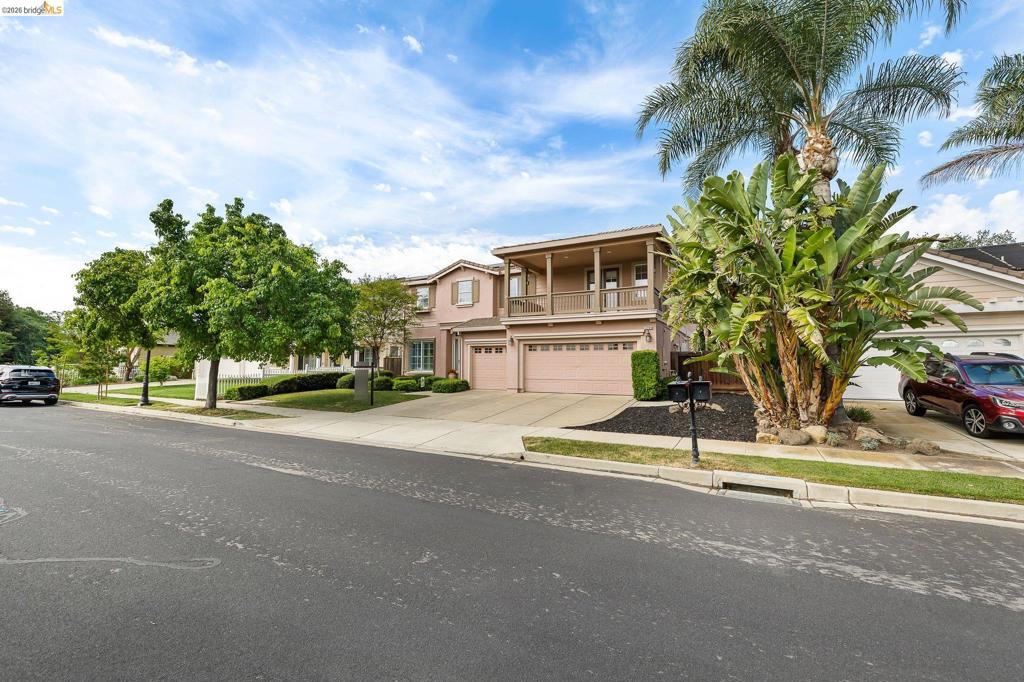 2705 Hawthorn Place