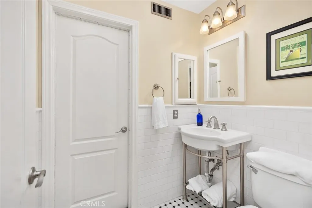 Newport Coast, California 92657, United States, 2 Bedrooms Bedrooms, ,3 BathroomsBathrooms,Residential,Active,191853