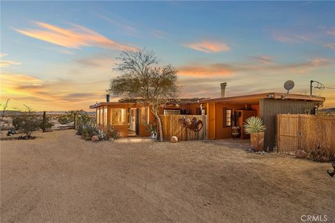 Photo of 5148 Godwin Rd, 29 Palms, CA 92277 (MLS # JT25229406) Photo of 5148 Godwin Rd, 29 Palms, CA 92277 (MLS # JT25229406)