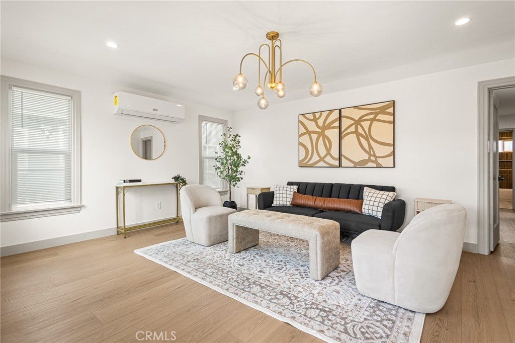 1707 W 65th Place