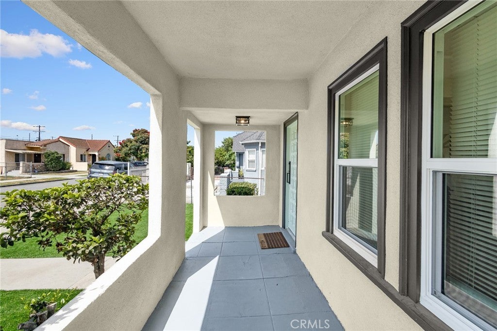 1707 W 65th Place
