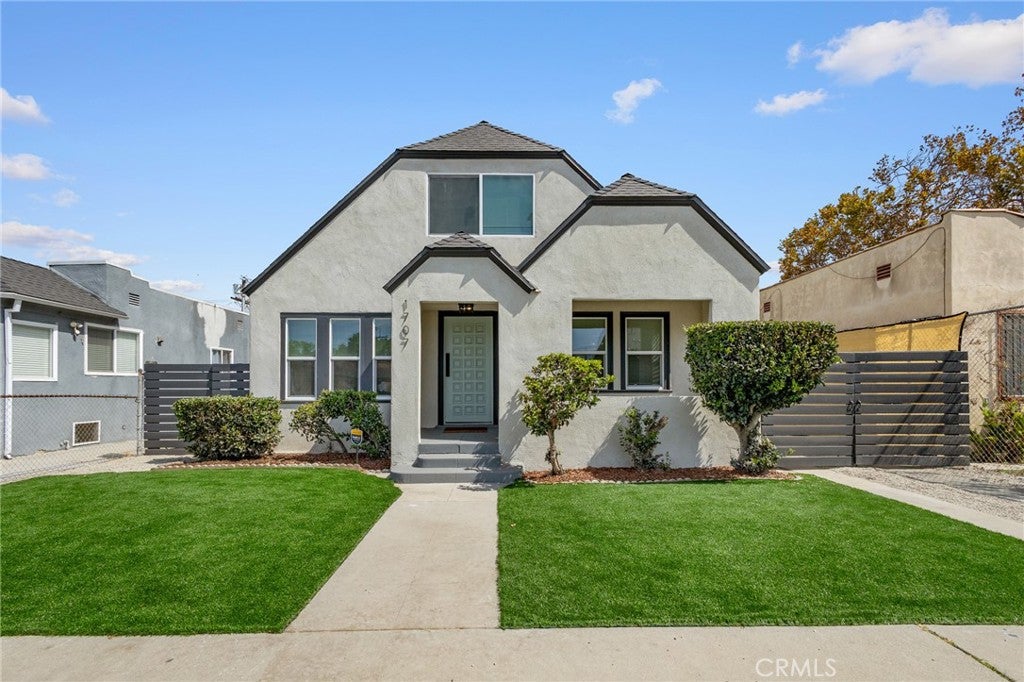 1707 W 65th Place