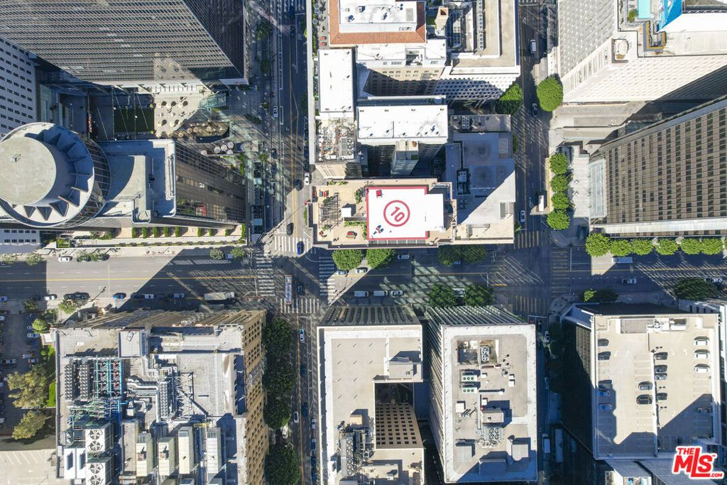 Photo of 655 S Hope Street #704, Los Angeles, CA 90017 (MLS # 26653201)