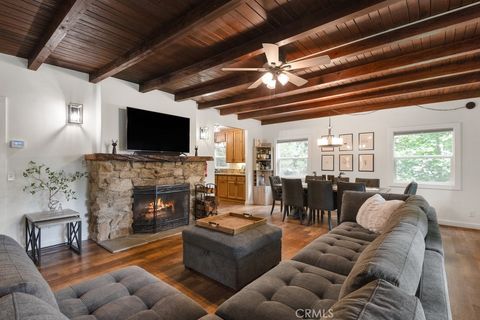 Photo of 717 Crest Estates Drive, Lake Arrowhead, CA 92352 (MLS # CV25140647)