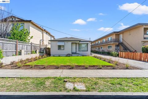 Photo of 22844 Alice St St, Hayward, CA 94541 (MLS # 41133845)