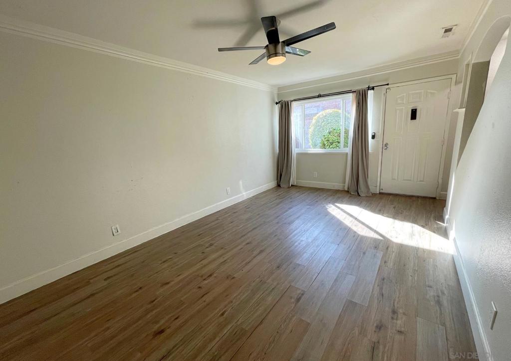 1060 E Washington Ave 5