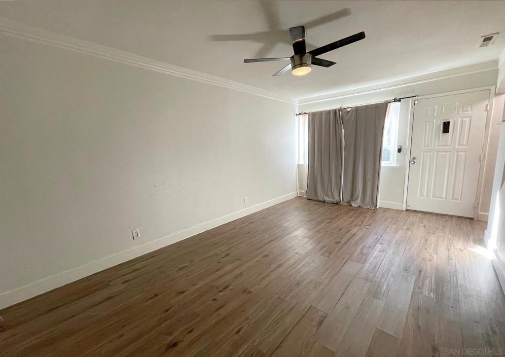 1060 E Washington Ave 5