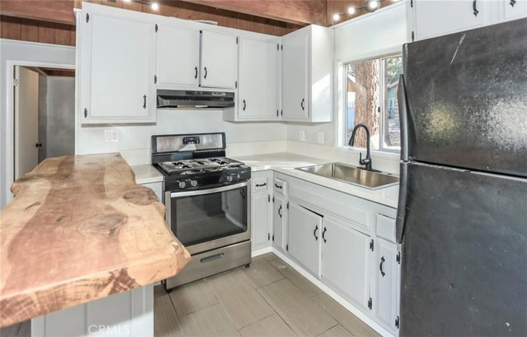 440 W Mojave Boulevard