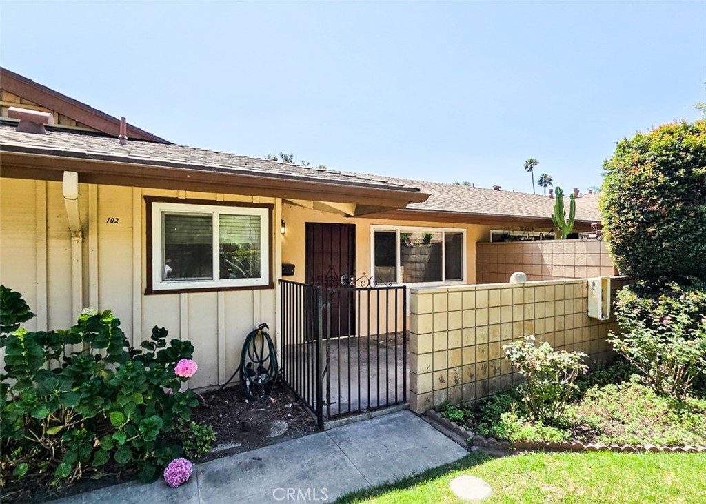 Opportunity Knocks in the Heart of Fullerton! Welcome to 1718 E. Commonwealth Ave #102 — a rare single-level 2-bedroom, 2-bathroom condo located in the desirable Coco Palms community. Spanning 936 sq ft, this unit includes a detached 1-car garage and may have access to a dedicated parking space through the HOA for an additional fee. It offers excellent potential for buyers looking to renovate and customize their home or investment property.
Built in 1964, the condo retains much of its original charm and is ready for your personal touch. The layout features two spacious bedrooms, two full bathrooms, and an open living and dining area.
HOA dues of $440/month include water, trash, access to community laundry, swimming pool, spa, and BBQ area. Coco Palms is centrally located near Cal State Fullerton, Downtown Fullerton, and convenient freeway access (57 & 91), making it ideal for students, commuters, or investors. It is assigned to the award-winning Troy High School.
With some renovation, this property presents a fantastic value-add opportunity in a prime Fullerton location. Don’t miss your chance to bring your vision to life! An estimated renovation quotation is available from a general contractor at the property, but you are encouraged to bring your own contractor for an independent estimate during your showing.