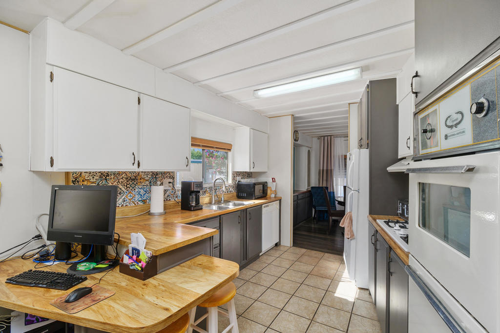 Ramon Mobile Park - Manufactured In Park