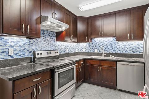 Photo of 1033 6TH Street #202, Santa Monica, CA 90403 (MLS # 26672531)