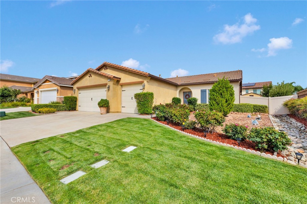 1320 Acanthus Ln.