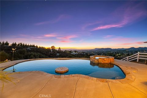 40107 Calle Breve Temecula CA 92592