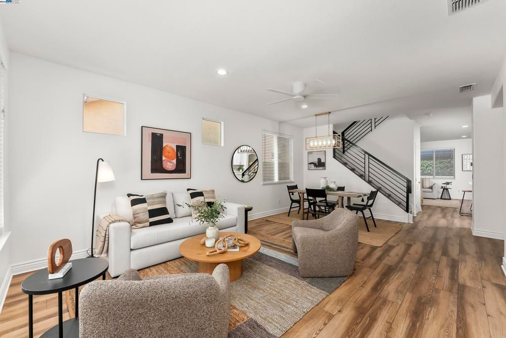 Photo of 309 Aspen Ct Ct, Roseville, CA 95678 (MLS # 41116803)