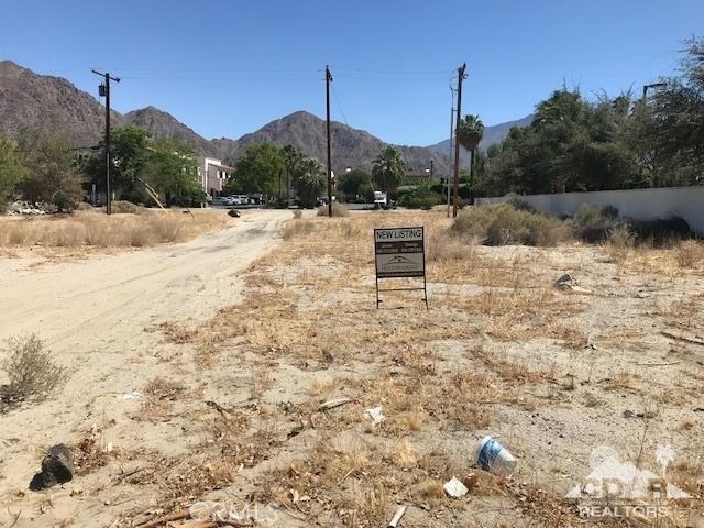 Mixed use lot in old town La Quinta, flat good building lot.