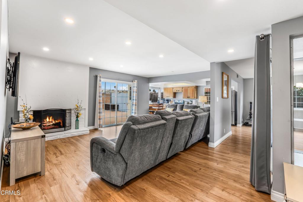 1215 Lawrence Way