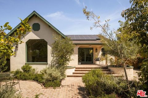 Photo of 3351 Garden Avenue, Los Angeles, CA 90039 (MLS # 26763043)