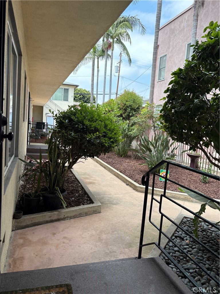 1015 E Ocean Boulevard 12