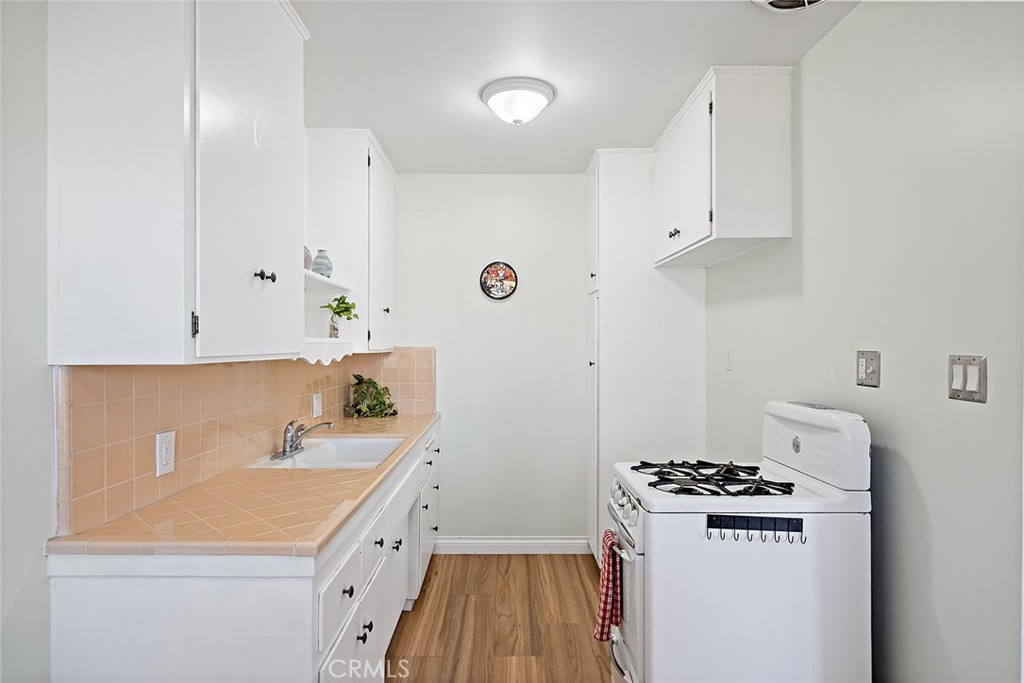 1015 E Ocean Boulevard 12
