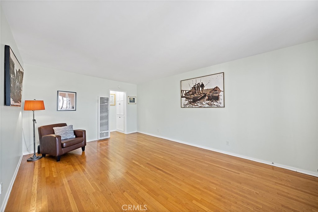 1015 E Ocean Boulevard 12