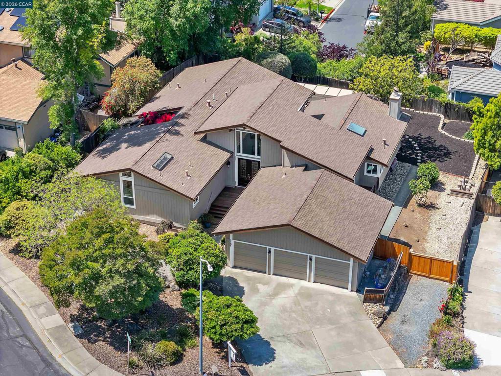 1181 Blue Lake Way