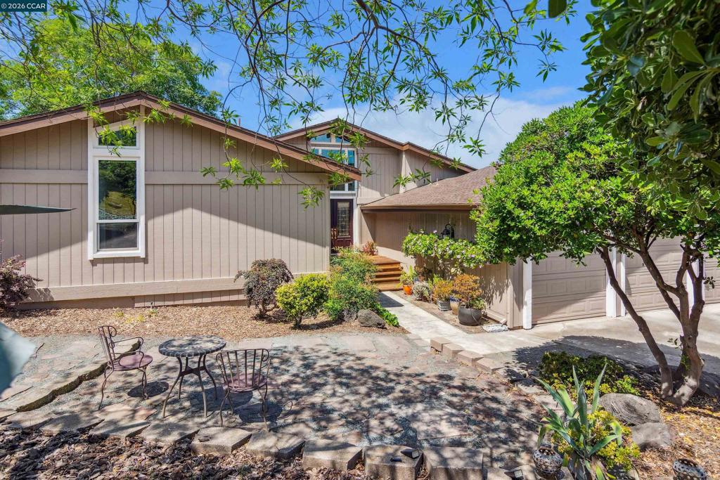1181 Blue Lake Way