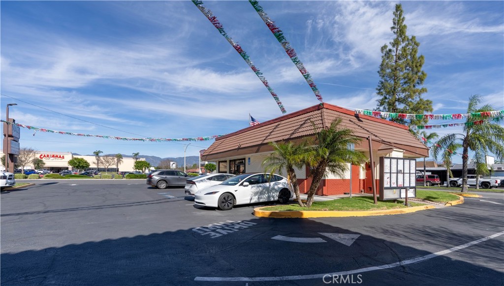 201 W Foothill Boulevard