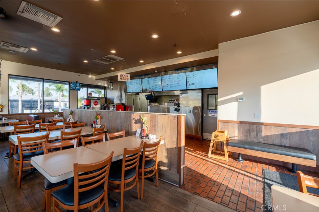 201 W Foothill Boulevard