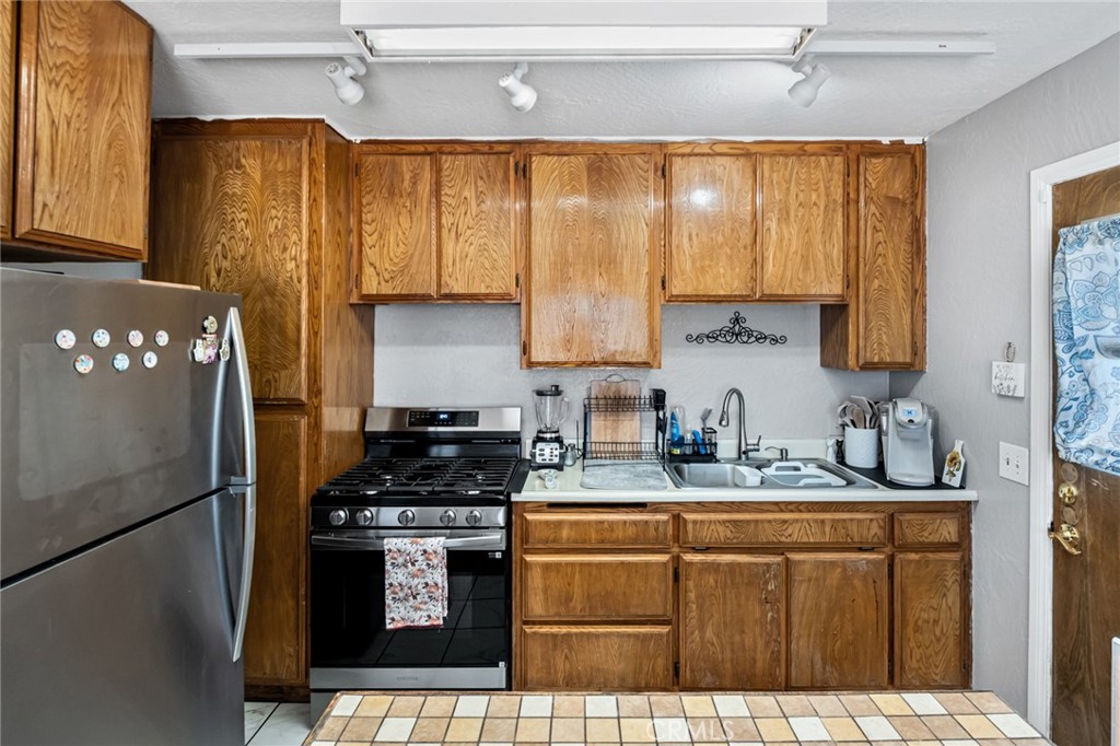 565 Juniper