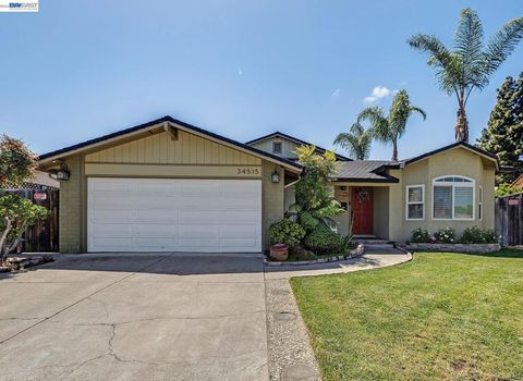 Photo of 34515 Bentley Ct Ct, Fremont, CA 94555 (MLS # 41136338)