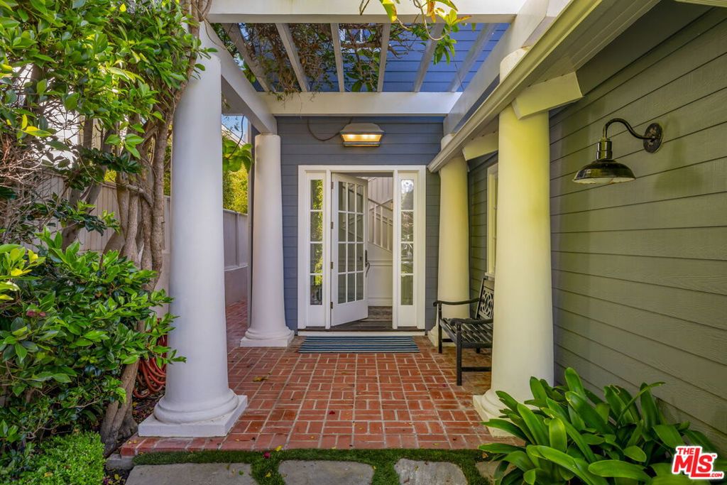 30810 Broad Beach Road