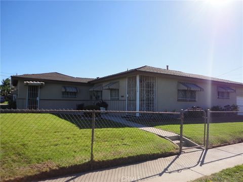 Photo of 1558 W 123rd St, Los Angeles, CA 90047 (MLS # IN26020440)