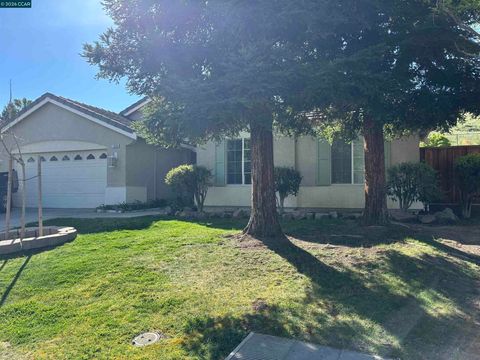 Photo of 1888 BADGER PASS WAY, Antioch, CA 94531 (MLS # 41128217)