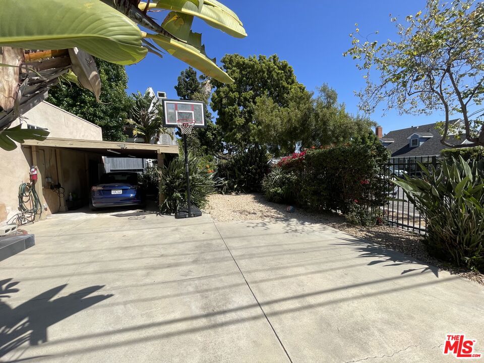 1419 Stanford Street