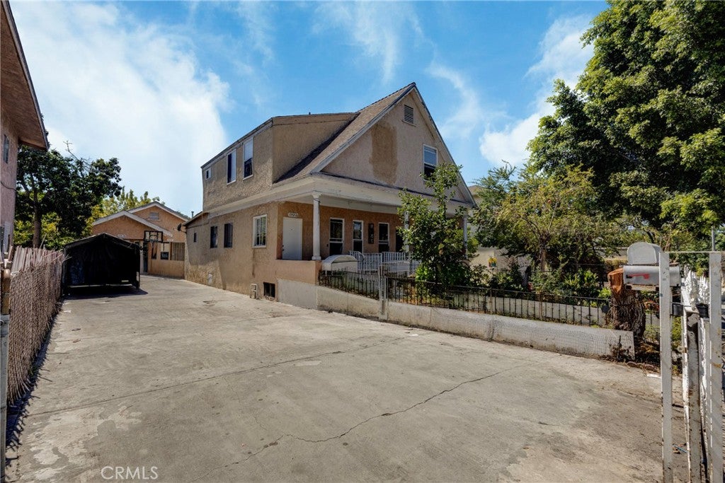 1352 E 21st Street