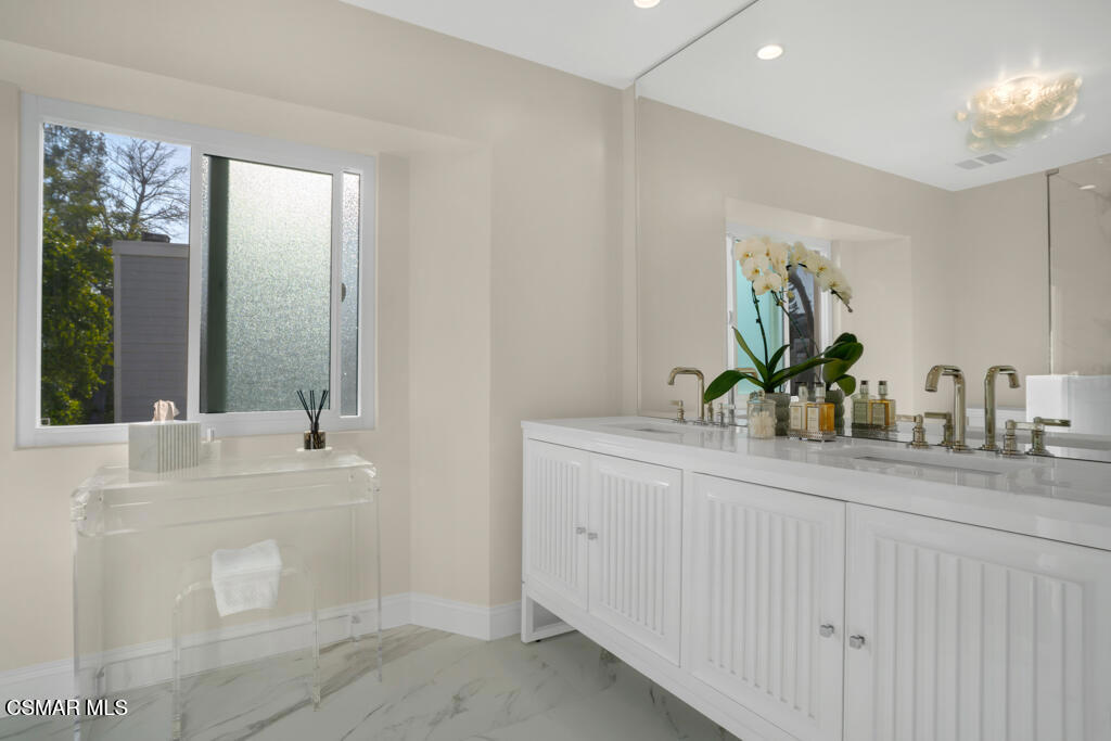 Westlake Bay-728 - 728 - Residential Lease