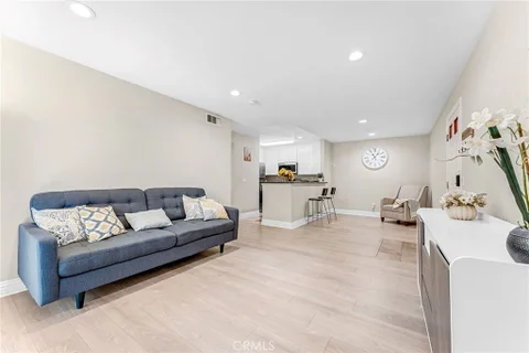 MLS: OC26216315