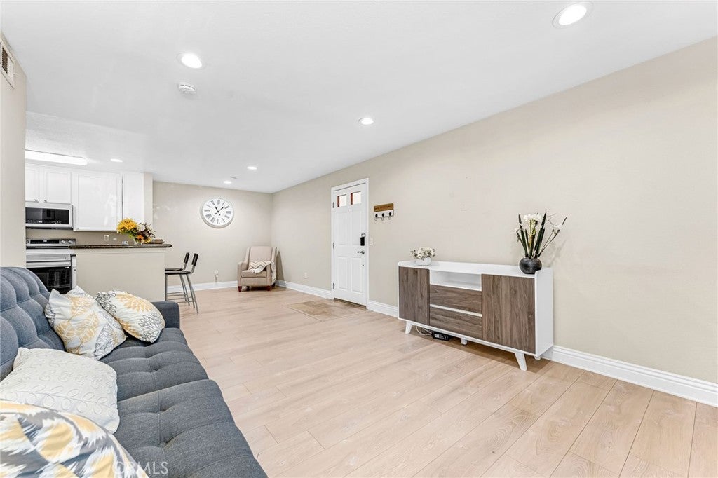2550 San Gabriel 105