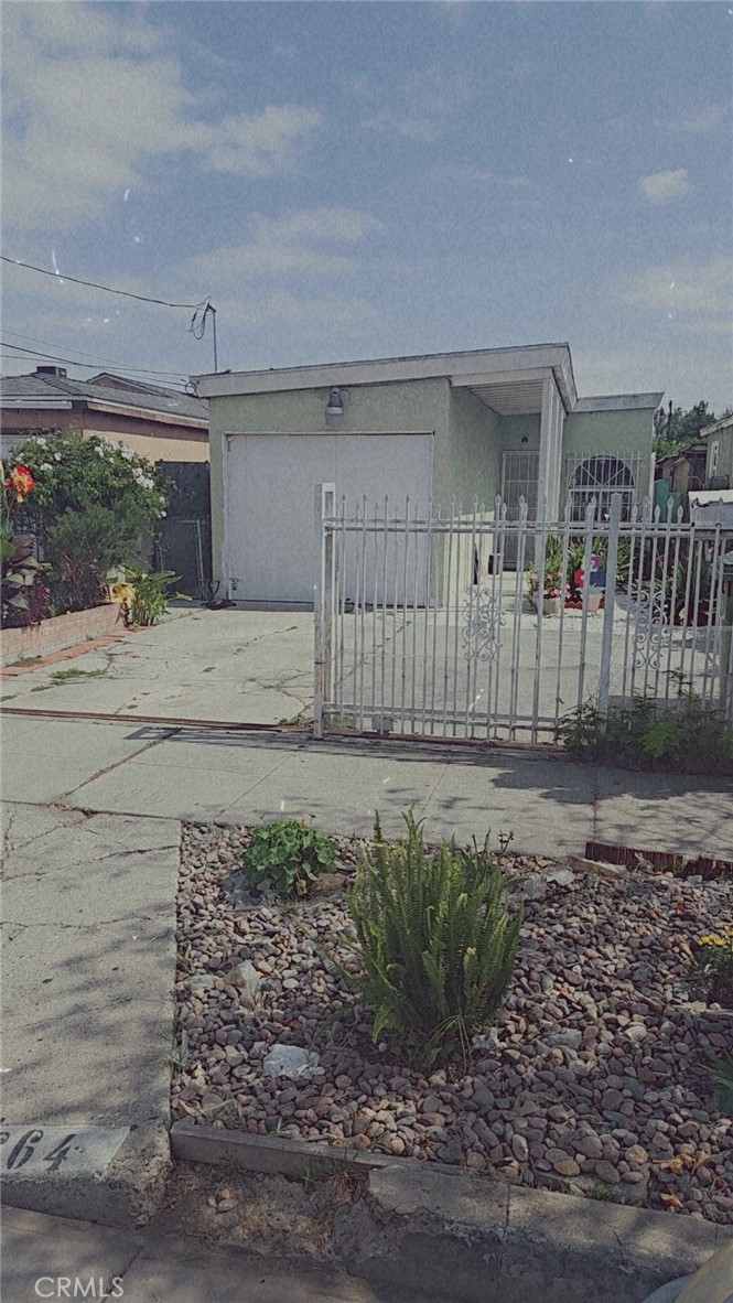 1664 E 113th