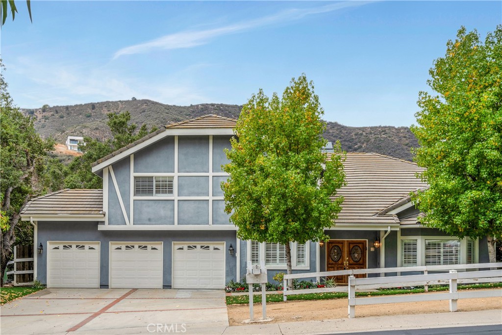 17 Hackamore Lane