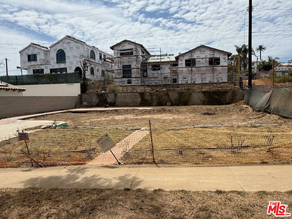 16655 W Sunset Boulevard