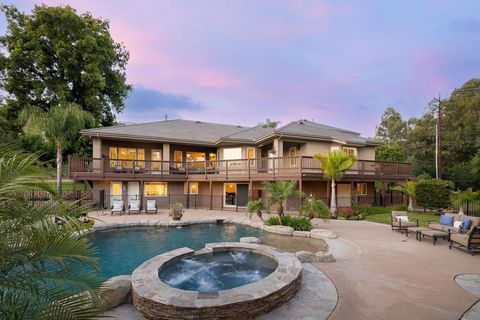 Photo of 15275 Eastvale Rd Rd, Poway, CA 92064 (MLS # 260012770SD)
