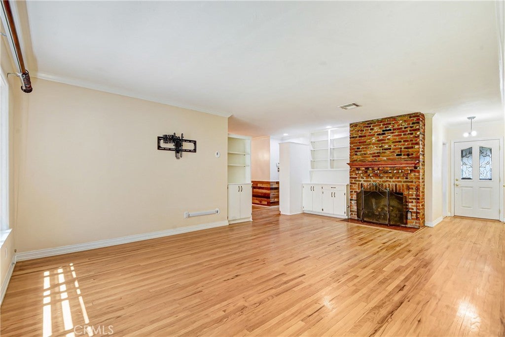 3264 N Lugo